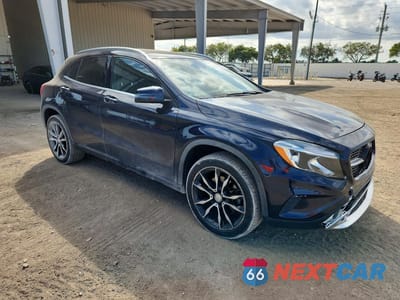Czwarte zdjęcie samochodu z boku: 2017 MERCEDES-BENZ GLA 250 4MATIC VIN:WDCTG4GB3HJ319321 - miniatura