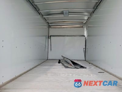 Zdjęcie 10 z 13 samochodu: 2025 GMC SAVANA BOX TRUCK VIN:7GZ07SF77SN006978 - miniatura