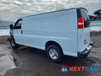 Drugie zdjęcie samochodu z przodu: 2020 CHEVROLET EXPRESS G2500 UTILITY / SERVICE VAN VIN:1GCWGAFG3L1261895 - miniatura