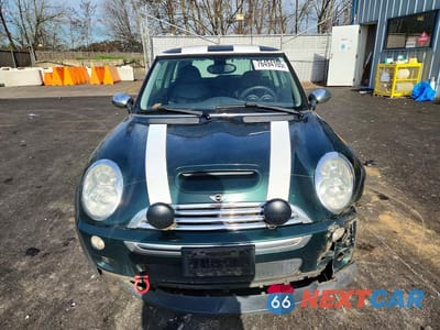 Piąte zdjęcie samochodu w środku: 2005 MINI COOPER S VIN:WMWRE33445TD98490 - miniatura