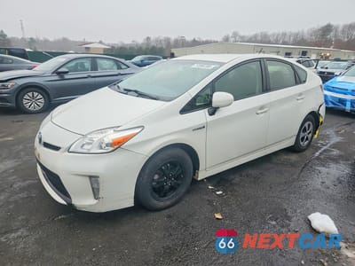 2015 TOYOTA PRIUS JTDKN3DU1F1886132 - główne zdjęcie licytacji z USA - miniatura