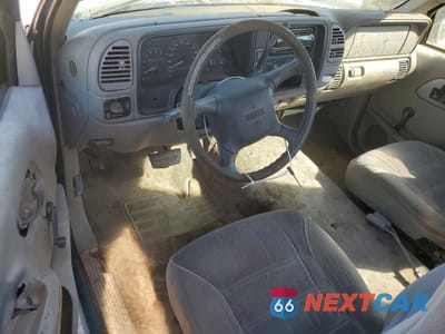 Zdjęcie 8 z 13 samochodu: 1998 GMC SIERRA VIN:1GTEC19W5WE536755 - miniatura