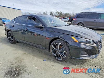 Czwarte zdjęcie samochodu z boku: 2023 NISSAN ALTIMA SR VIN:1N4BL4CV7PN398275 - miniatura