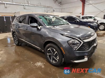 Czwarte zdjęcie samochodu z boku: 2025 KIA SPORTAGE LX VIN:KNDPUCDG7S7247845 - miniatura