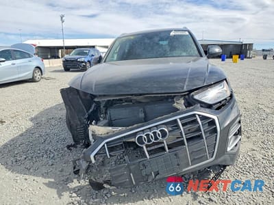 Piąte zdjęcie samochodu w środku: 2021 AUDI Q5 PREMIUM VIN:WA1AAAFY6M2010105 - miniatura