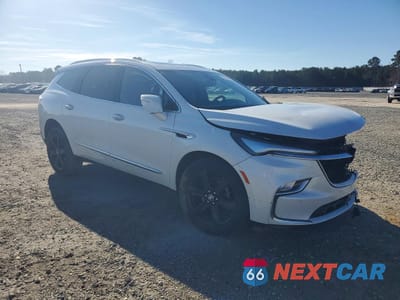 Czwarte zdjęcie samochodu z boku: 2023 BUICK ENCLAVE ESSENCE VIN:5GAEVAKW8PJ219793 - miniatura