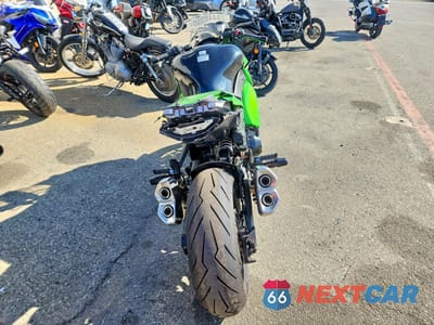 Czwarte zdjęcie samochodu z boku: 2015 KAWASAKI ZX1000 M VIN:JKAZXCM16FA005546 - miniatura