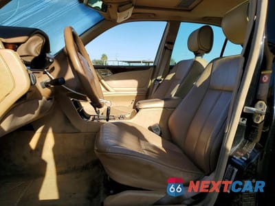 Zdjęcie 7 z 11 samochodu: 2000 MERCEDES-BENZ E 320 VIN:WDBJF65J1YB100825 - miniatura