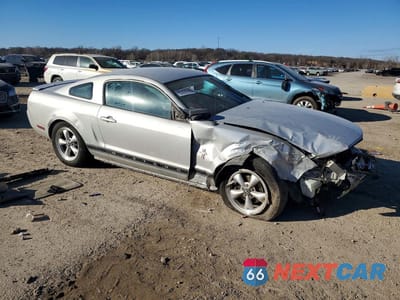 Czwarte zdjęcie samochodu z boku: 2007 FORD MUSTANG VIN:1ZVFT80N275243315 - miniatura