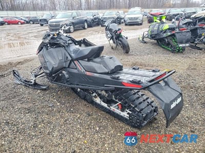 Trzecie zdjęcie samochodu z tyłu: 2017 SKIDOO RENEGADE X 850 E-TEC VIN:2BPSUWHJ1HV000384 - miniatura