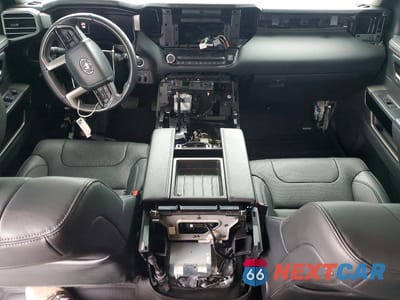 Zdjęcie 8 z 11 samochodu: 2024 TOYOTA TUNDRA CREWMAX LIMITED VIN:5TFJA5DB2RX157785 - miniatura