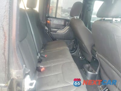 Zdjęcie 10 z 12 samochodu: 2016 JEEP WRANGLER UNLIMITED SPORT VIN:1C4BJWDG0GL120468 - miniatura