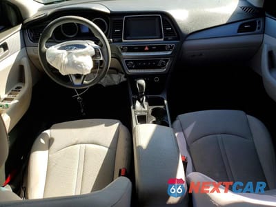 Zdjęcie 8 z 12 samochodu: 2019 HYUNDAI SONATA SE VIN:5NPE24AF9KH751257 - miniatura