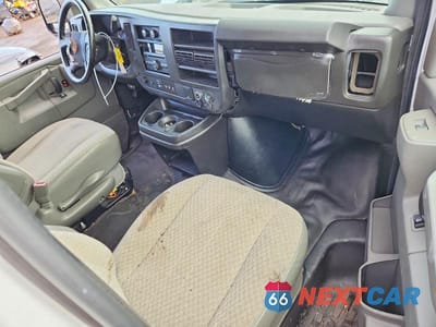 Zdjęcie 8 z 14 samochodu: 2020 CHEVROLET EXPRESS G2500 UTILITY / SERVICE VAN VIN:1GCWGAFG3L1261895 - miniatura