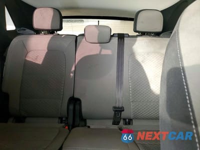 Zdjęcie 10 z 13 samochodu: 2021 FORD ESCAPE SE VIN:1FMCU9G68MUA76169 - miniatura