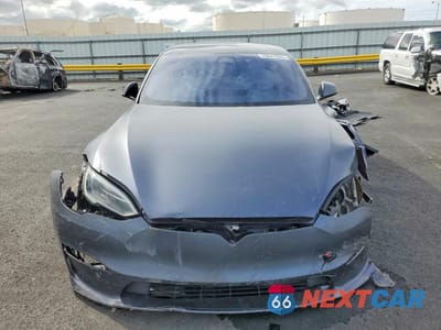 Piąte zdjęcie samochodu w środku: 2023 TESLA MODEL S VIN:5YJSA1E60PF499354 - miniatura