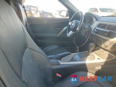 Zdjęcie 10 z 12 samochodu: 2003 BMW Z4 2.5 VIN:4USBT334X3LS43540 - miniatura