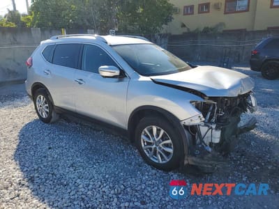 Czwarte zdjęcie samochodu z boku: 2018 NISSAN ROGUE SV VIN:5N1AT2MT9JC851852 - miniatura