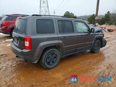 Trzecie zdjęcie samochodu z tyłu: 2017 JEEP PATRIOT SPORT VIN:1C4NJPBA2HD118489 - miniatura