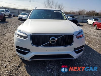Piąte zdjęcie samochodu w środku: 2019 VOLVO XC90 T5 MOMENTUM VIN:YV4102CK2K1497057 - miniatura