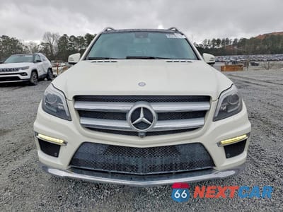 Piąte zdjęcie samochodu w środku: 2015 MERCEDES-BENZ GL 550 4MATIC VIN:4JGDF7DE0FA441172 - miniatura