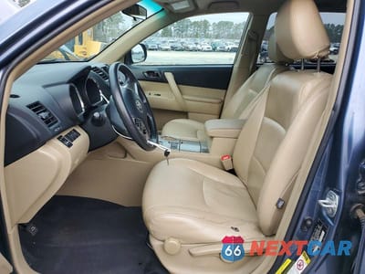 Zdjęcie 7 z 12 samochodu: 2013 TOYOTA HIGHLANDER BASE VIN:5TDZK3EH7DS092082 - miniatura