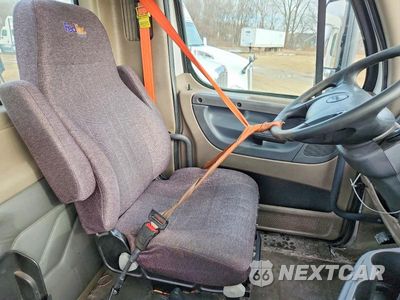 Zdjęcie 9 z 10 samochodu: 2016 FREIGHTLINER CASCADIA 125 SEMI TRUCK VIN:1FUBGEDV3GLHC5762 - miniatura