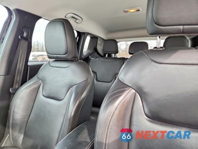 Zdjęcie 10 z 12 samochodu: 2018 JEEP RENEGADE LIMITED VIN:ZACCJBDB5JPG84847 - miniatura