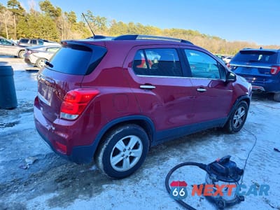 Trzecie zdjęcie samochodu z tyłu: 2019 CHEVROLET TRAX 1LT VIN:3GNCJLSB4KL205845 - miniatura