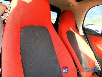 Zdjęcie 10 z 13 samochodu: 2011 SMART FORTWO PURE VIN:WMEEJ3BA9BK443122 - miniatura