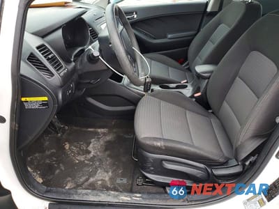 Zdjęcie 7 z 11 samochodu: 2016 KIA FORTE LX VIN:KNAFX4A62G5535910 - miniatura