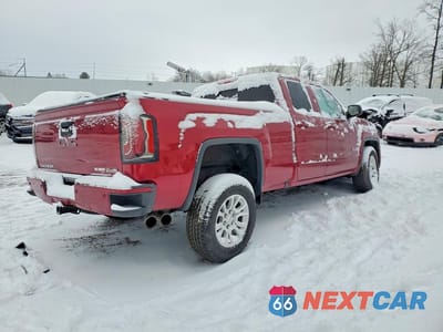 Trzecie zdjęcie samochodu z tyłu: 2018 GMC SIERRA K1500 SLT VIN:1GTV2NEC4JZ340152 - miniatura