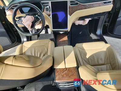 Zdjęcie 8 z 12 samochodu: 2017 TESLA MODEL X VIN:5YJXCBE47HF051876 - miniatura