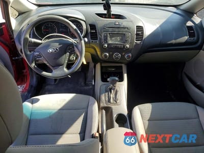 Zdjęcie 8 z 12 samochodu: 2016 KIA FORTE LX VIN:KNAFX4A69G5533202 - miniatura