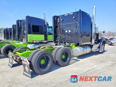 Czwarte zdjęcie samochodu z boku: 2024 INTERNATIONAL HX520 SEMI TRUCK VIN:3HSPAAPR8RN428660 - miniatura
