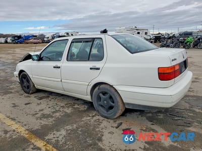 Drugie zdjęcie samochodu z przodu: 1998 VOLKSWAGEN JETTA GL VIN:3VWRA81H7WM209052 - miniatura