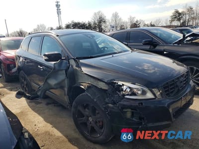 Czwarte zdjęcie samochodu z boku: 2012 VOLVO XC60 T6 VIN:YV4902DZ4C2284220 - miniatura