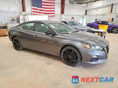 Czwarte zdjęcie samochodu z boku: 2020 NISSAN ALTIMA 2.5 SR VIN:1N4BL4CV8LN311090 - miniatura