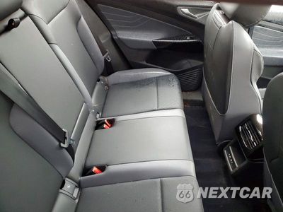 Zdjęcie 10 z 13 samochodu: 2025 VOLKSWAGEN ID.4 PRO S VIN:1V2WSPE88SC006639 - miniatura