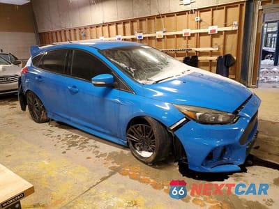 Czwarte zdjęcie samochodu z boku: 2017 FORD FOCUS RS VIN:WF0DP3TH4H4118442 - miniatura
