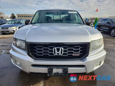 Piąte zdjęcie samochodu w środku: 2014 HONDA RIDGELINE SPORT VIN:5FPYK1F75EB006836 - miniatura