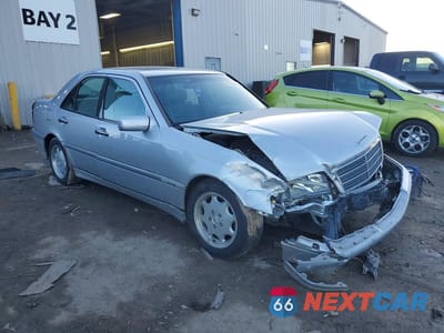 Czwarte zdjęcie samochodu z boku: 1998 MERCEDES-BENZ C 230 VIN:WDBHA23G6WA595992 - miniatura