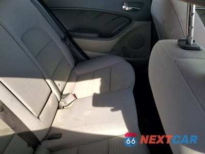 Zdjęcie 10 z 12 samochodu: 2016 KIA FORTE LX VIN:KNAFX4A69G5533202 - miniatura