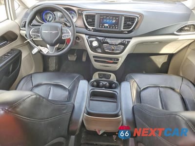 Zdjęcie 8 z 13 samochodu: 2020 CHRYSLER VOYAGER LXI VIN:2C4RC1DG2LR268361 - miniatura