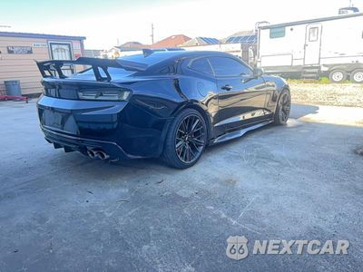 Czwarte zdjęcie samochodu z boku: 2017 CHEVROLET CAMARO SS VIN:1G1FF1R7XH0107592 - miniatura