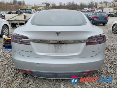 Zdjęcie 6 z 12 samochodu: 2014 TESLA MODEL S VIN:5YJSA1H16EFP54943 - miniatura
