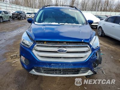 Piąte zdjęcie samochodu w środku: 2018 FORD ESCAPE SE VIN:1FMCU9GD9JUB52444 - miniatura