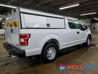 Trzecie zdjęcie samochodu z tyłu: 2019 FORD F150 UTILITY / SERVICE TRUCK VIN:1FTEX1CB2KKC53560 - miniatura
