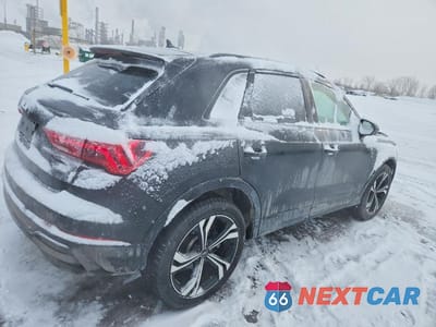 Trzecie zdjęcie samochodu z tyłu: 2025 AUDI Q3 TECHNIK 45 VIN:WA1FECF37S1038931 - miniatura