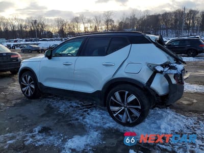 Drugie zdjęcie samochodu z przodu: 2021 VOLVO XC40 RECHARGE VIN:YV4ED3UR0M2600920 - miniatura